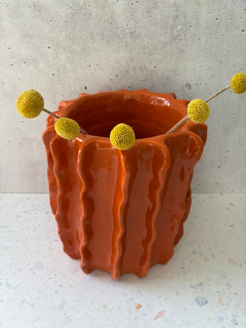 Frill vase in orange