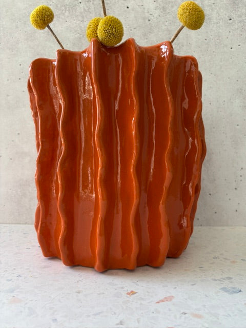 Frill vase in orange