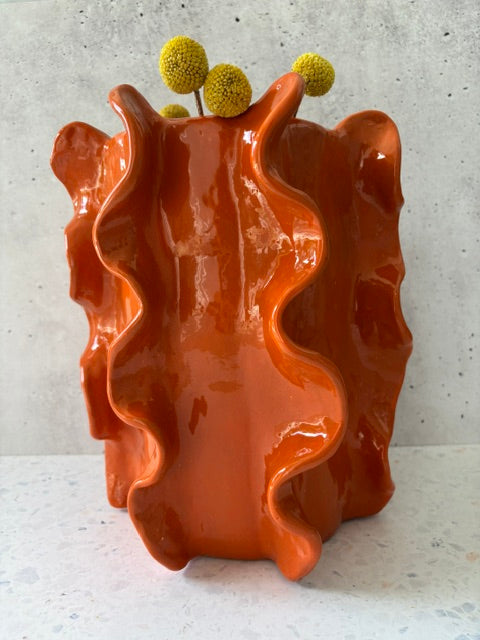 Frill vase in orange 2