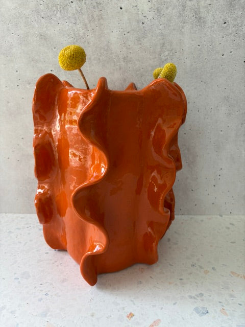 Frill vase in orange 2