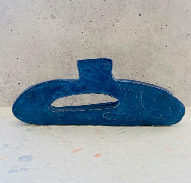 Oblong vessel in cobalt